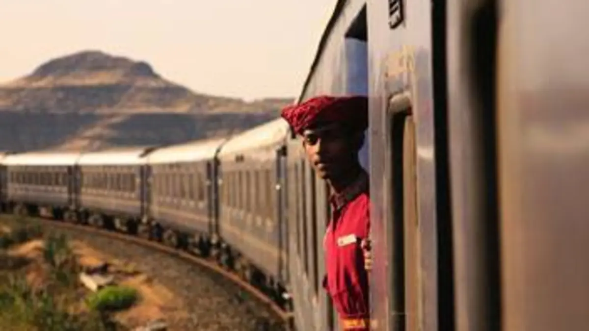 En train à travers l'Inde