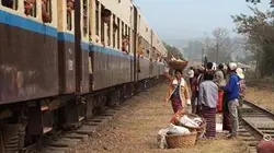 Visuel de En train à travers le Myanmar