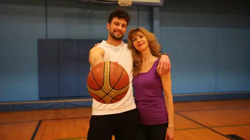 En trouple avec ma belle-mère Tango mère-fils