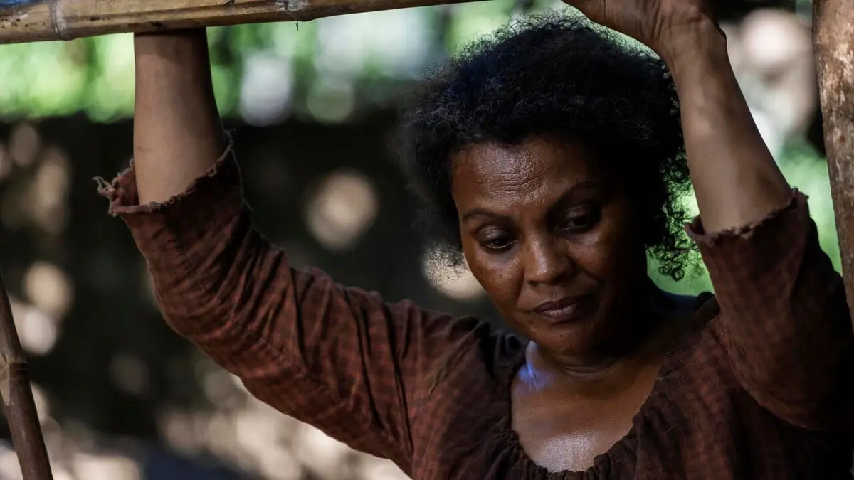 Visuel de Enchaînés S01E01 Réparer