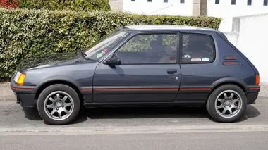 Porsche Cayenne / Peugeot 205 GTI