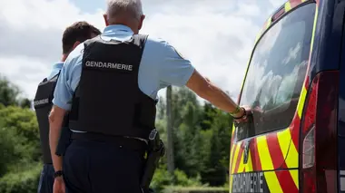 Gendarmes de l'Autoroute du Soleil : fous du volant, fêtards et fraudeurs