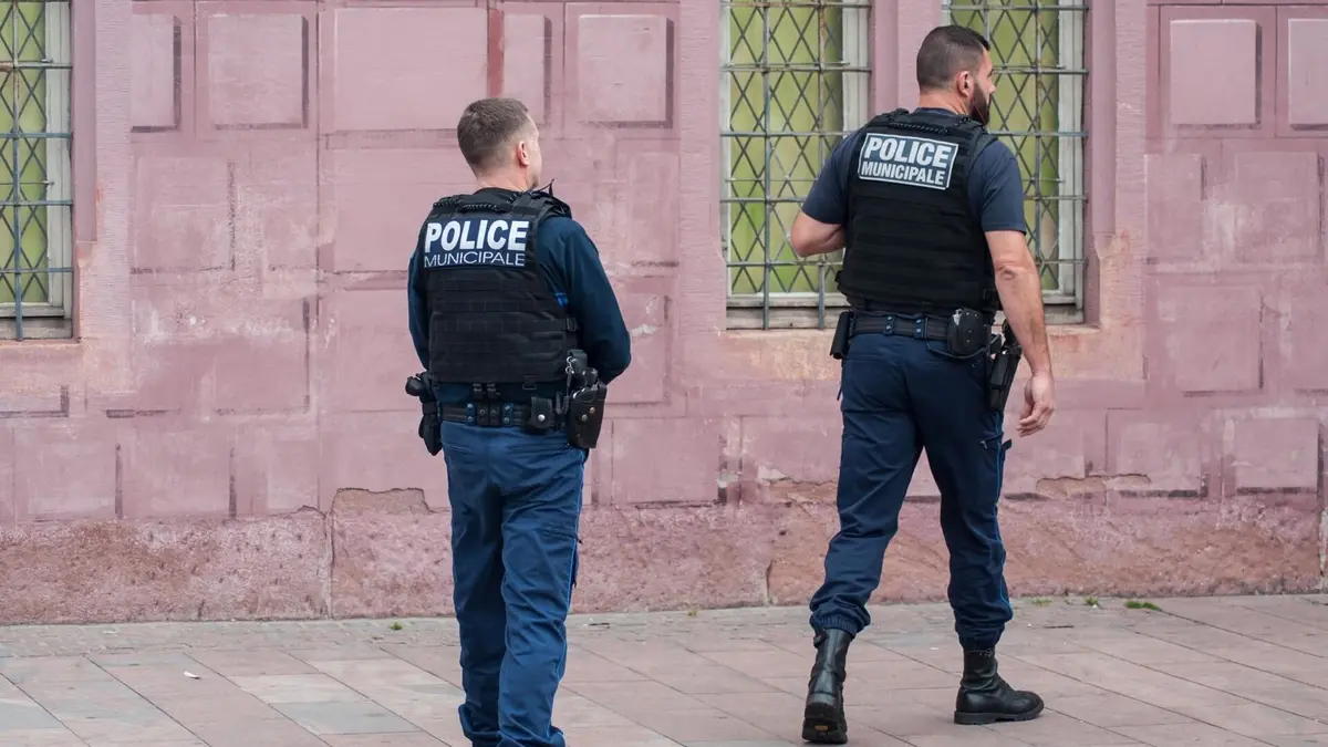 Enquête d'action Petits escrocs, gros profits : les policiers en chasse contre les fraudes