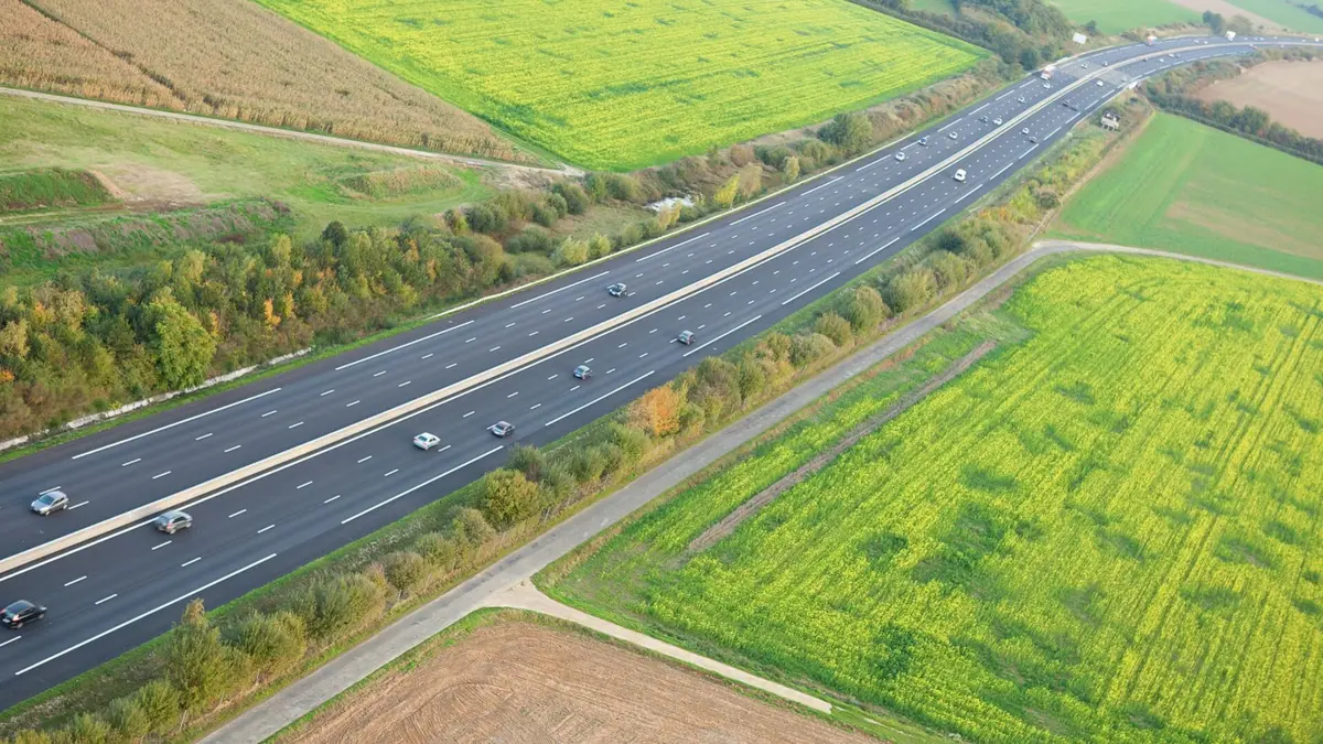 Enquête d'action Go fast, chauffards et accidents : dangers sur l'autoroute A10