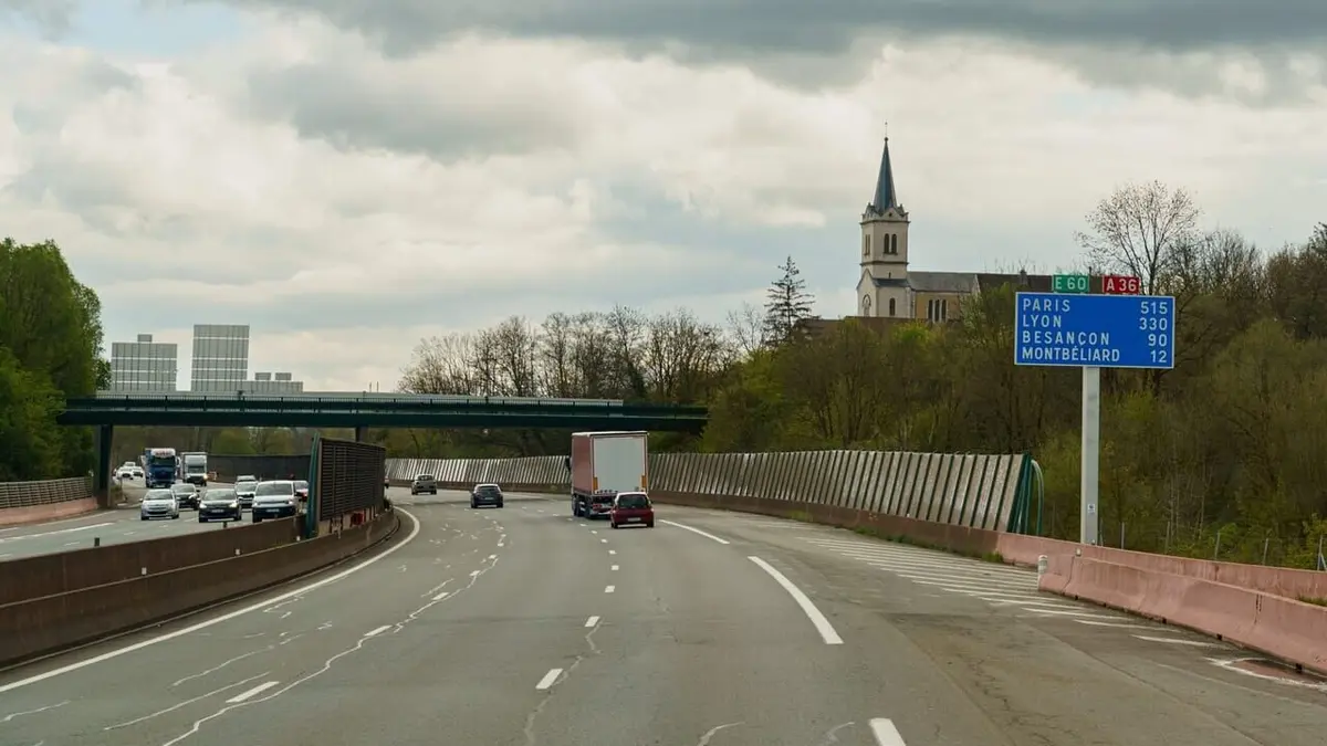 Enquête d'action Course-poursuite, accidents, vols : danger sur les routes de l'Est