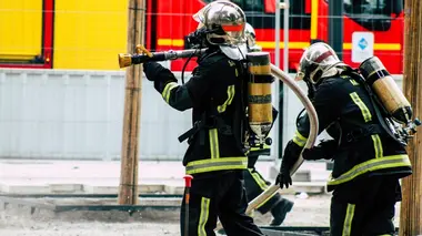 Enquête d'action SOS en Provence : l'été tout-terrain des pompiers (1/2)