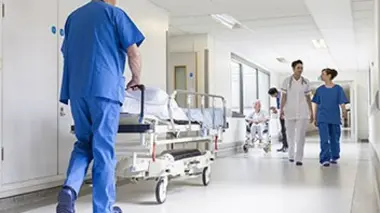 Enquête d'action Urgences en banlieue parisienne : au service de la vie