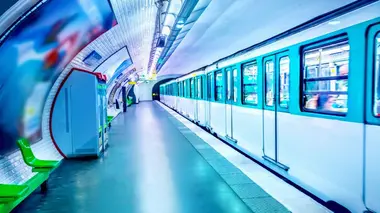 Enquête d'action Voleurs, dealers, harceleurs : la police du métro parisien mène la traque !
