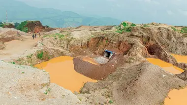 Mines, guerres et trafics en Afrique : du sang dans nos portables ?
