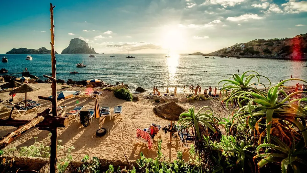 Enquête exclusive Ibiza, l'île aux deux visages