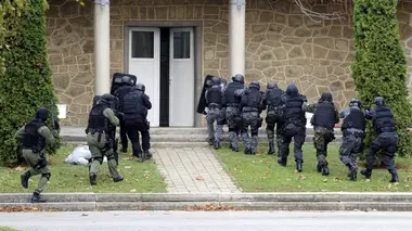 Forcenés, retranchés à domicile : la France qui craque