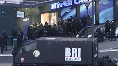 Enquête exclusive Attentats de janvier 2015 : enquête sur les premières attaques qui ont frappé Paris