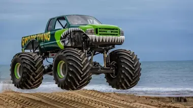 Enquête exclusive Monsters Cars : au coeur des shows de l'extrême