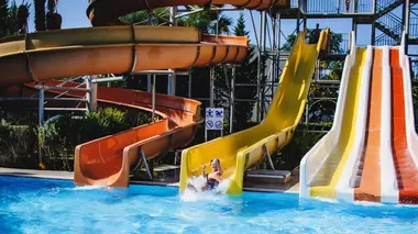 Enquête exclusive Parcs aquatiques à sensations : au royaume de la démesure
