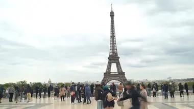 Enquête exclusive Surtourisme et insécurité : à Paris, l'été sera chaud !