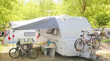 Enquête exclusive USA : la folie des camping-cars XXL