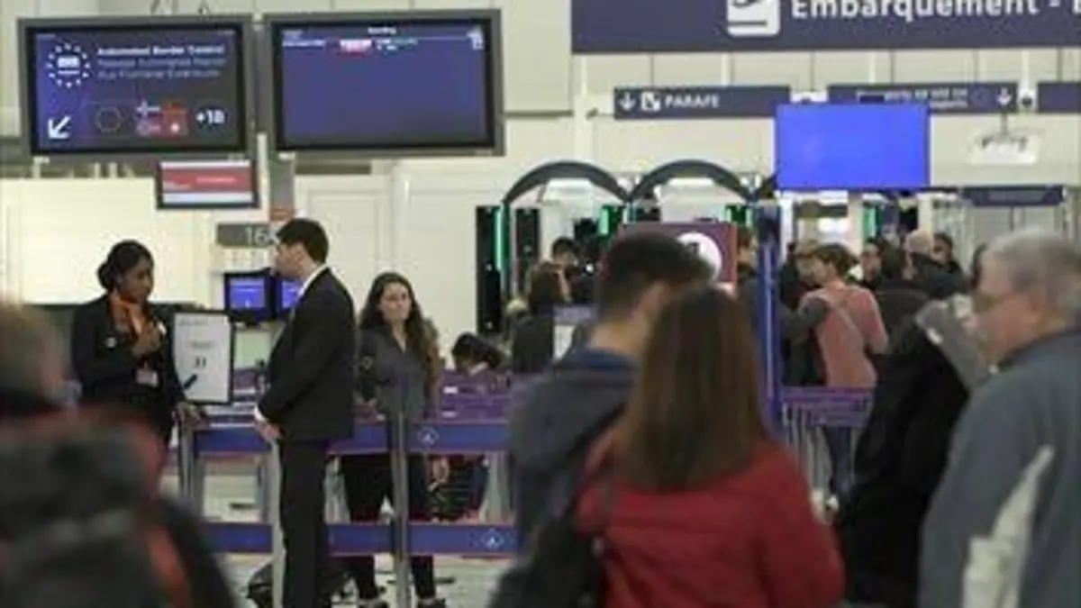 Enquête prioritaire Embarquement pour les vacances : destination orly