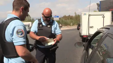 Enquête sous haute tension 100 jours avec les gendarmes de l'autoroute des vacances (n°2 - 2/2)
