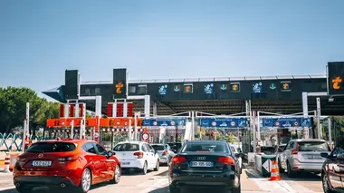 Enquête sous haute tension 100 jours avec les gendarmes de l'autoroute provençale