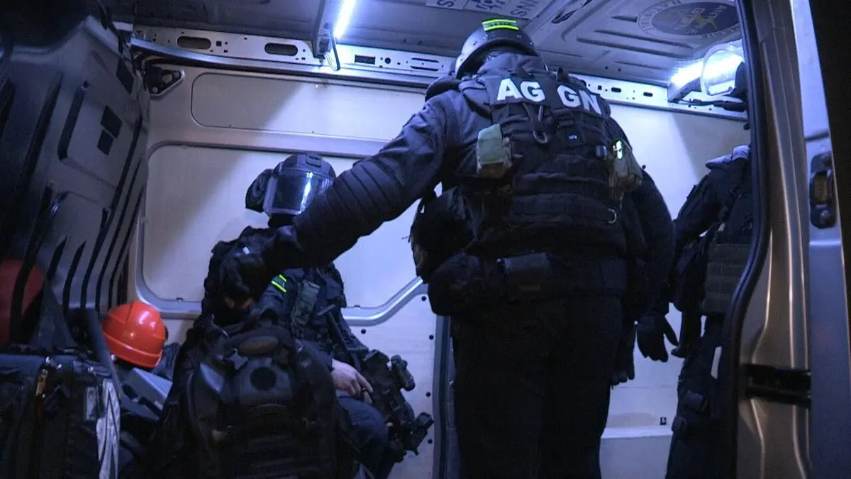 Enquête sous haute tension Gang de cambrioleurs, forcenés, trafiquants de drogue : 100 jours avec le GIGN (n°1)