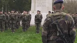 Enquête sous haute tension Dépassement de soi et discipline : au coeur du recrutement de nos soldats (n°3)