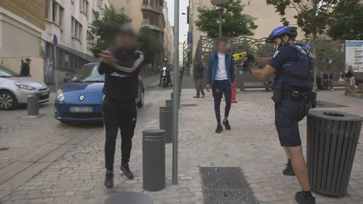 Enquête sous haute tension Règlement de compte, vol et agression : 100 jours avec la police de Marseille (n°1)