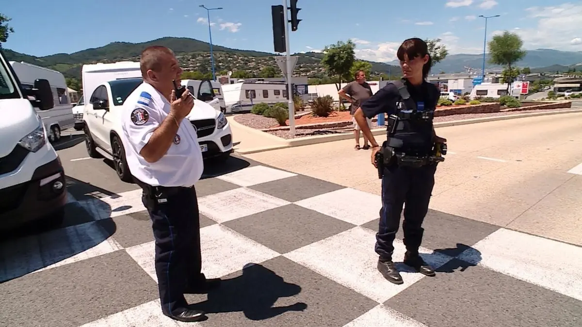 Enquête sous haute tension Police, pompiers, samu : un été chaud sur la Côte d'Azur (n°7)