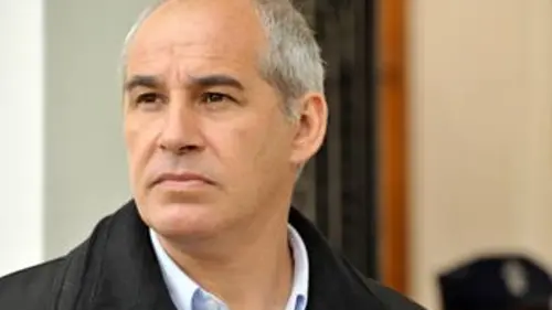 Enquêtes réservées S03E01 La mort en tapis roulant