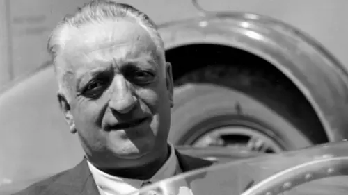 Enzo, le mythe Ferrari Le rouge et le noir