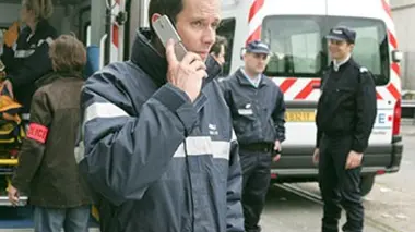 Equipe médicale d'urgence S01E01 Ça n'arrive pas qu'aux autres