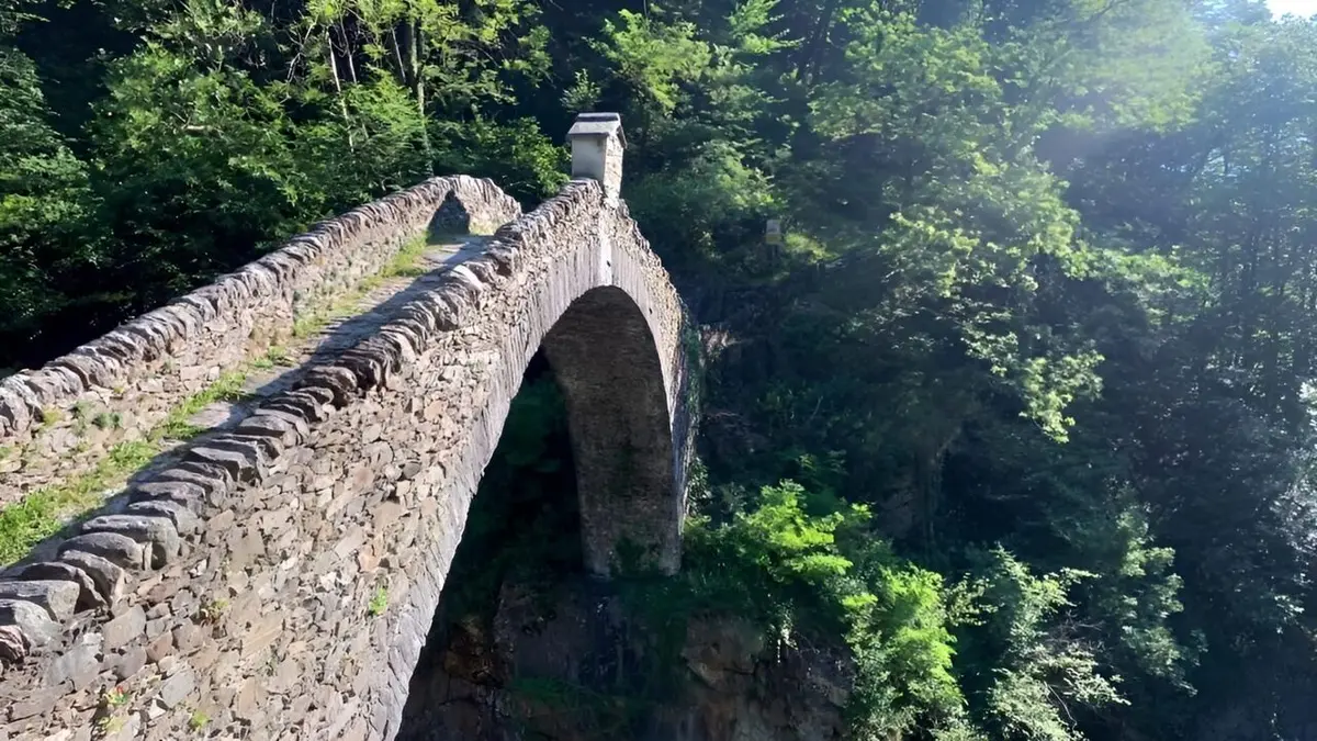 Escapades en Suisse Italienne S01E13 L'entrelacement des trésors