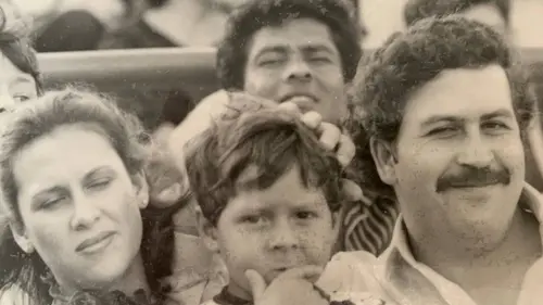 Escobar, l'héritage maudit S01E01 La traque