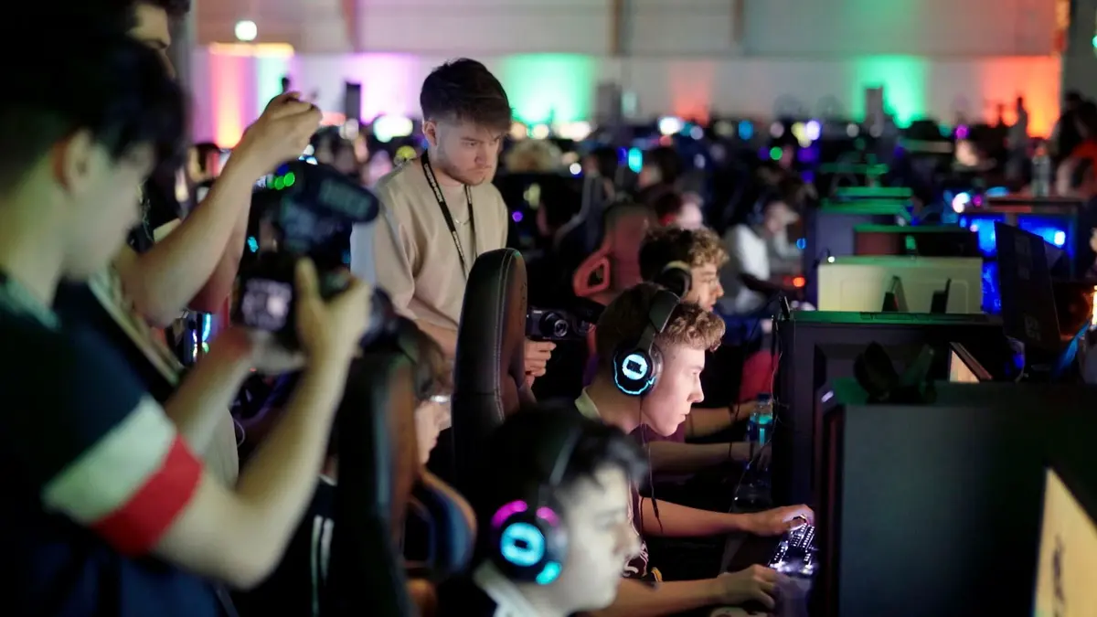 Esport, les nouveaux dieux du stade Chapitre 5 : le monde est à nous