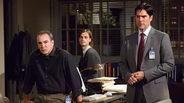Esprits criminels S02E21 Les proies