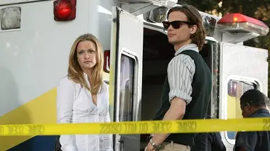 Esprits criminels S03E01 Meurtres sur le campus