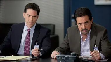 Esprits criminels S06E21 Menace à domicile