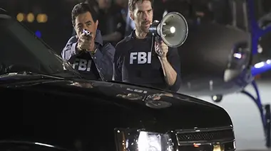 Esprits criminels S07E01 Tous pour elle