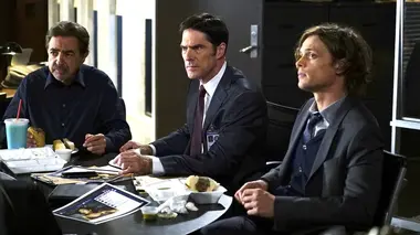 Esprits criminels S10E06 Les 12 coups de minuit