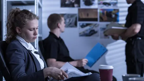 Esprits violents : à l'écoute des tueurs Manny Cortez