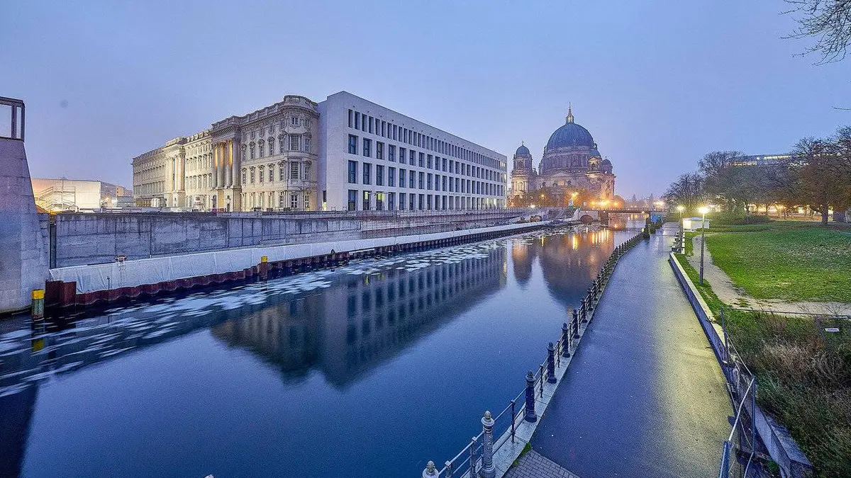 Et Berlin se bâtit un château…