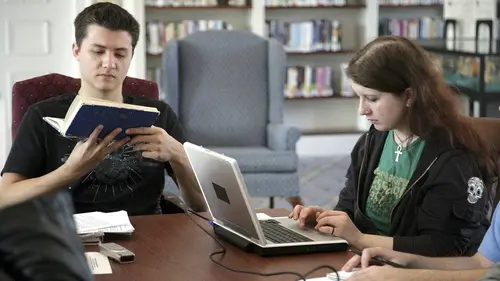 État paranormal S03E01 Desperate Households