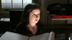 État paranormal S02E13 First Contact