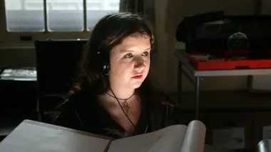 État paranormal S02E13 First Contact