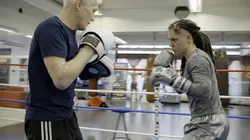 Eva : boxeuse, mère, icône