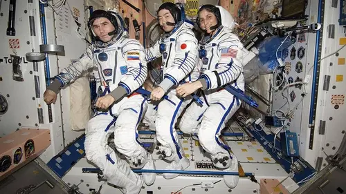 Exploration spatiale, objectif infini S01E06 Combinaisons spatiales