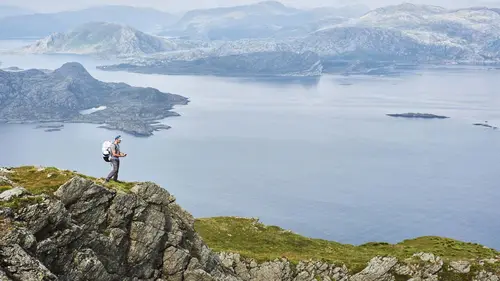 Explore by Tom de Dorlodot Pakistan