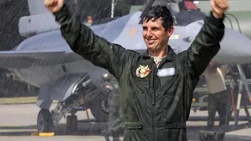F-16 S01E01