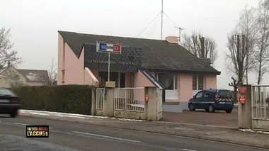 Faites entrer l'accusé Luc Amblard et Guy Bordenave, enterrés vivants