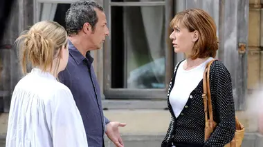 Famille d'accueil S08E11 Enfant sans frontière
