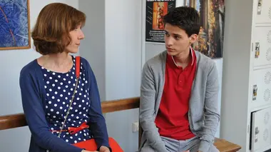 Famille d'accueil S10E07 Esprit de corps